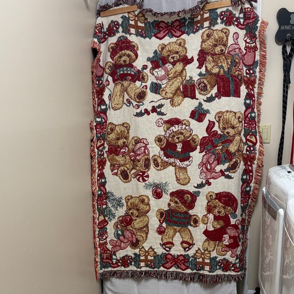 Holiday Festive Vintage Tapestry Throw Blanket with Teddy Bears multicolor
